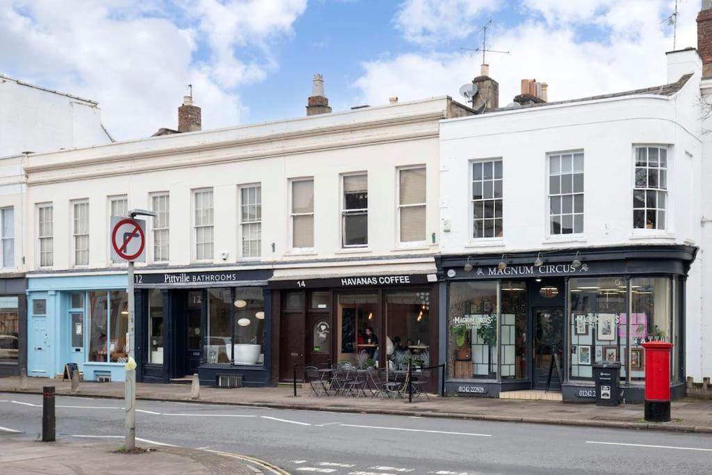 The Races, Portland Place. Τσέλτενχαμ Εξωτερικό φωτογραφία